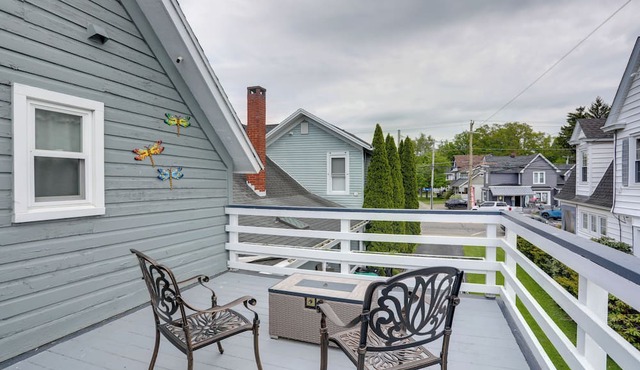 Pet-friendly Loft Vacation Rental w/Fire Pit!