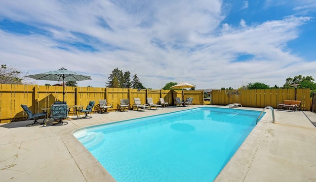 Family-friendly Yakima Escape w/Yard & Pool!
