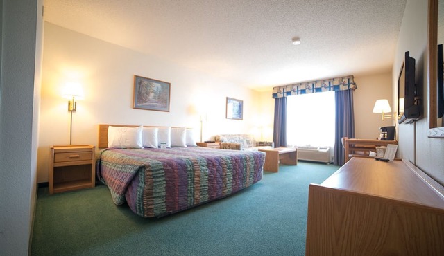 River Valley Inn & Suites