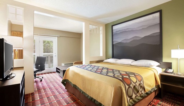 Super 8 by Wyndham Cherokee