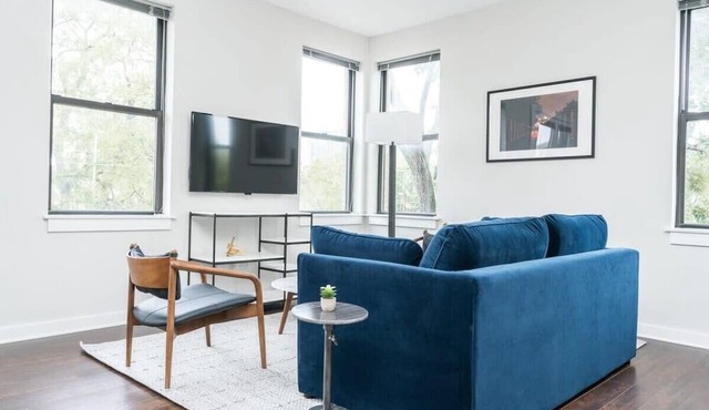 CozySuites Music Row Stunning 2BR in Nashville! 05