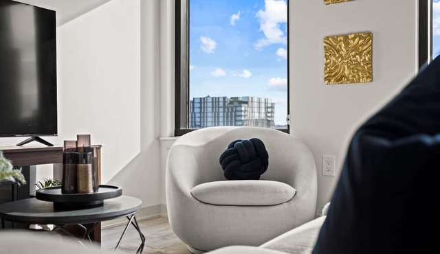 20th-Floor Luxury 1BR | Skyline Views, Pool, Walk to Mercedes-Benz Stadium