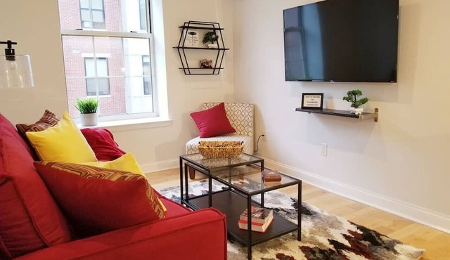 Old City Apartment with Full Kitchen