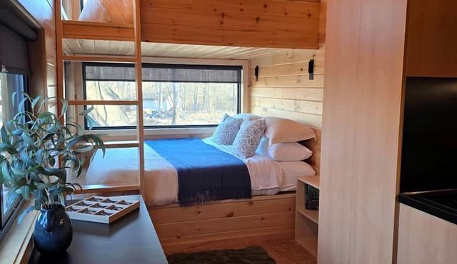 Willow: Modern Eco-Pod Retreat in Pennsylvania Forest in a Tiny Cabin with Scenic Views