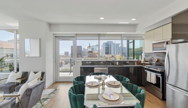 2-bedroom Apartment in heart of Downtown San Diego with amazing Ameneties
