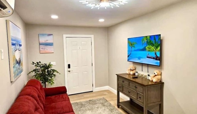 8356 Adam 2bed 2bath back unit by sdstay