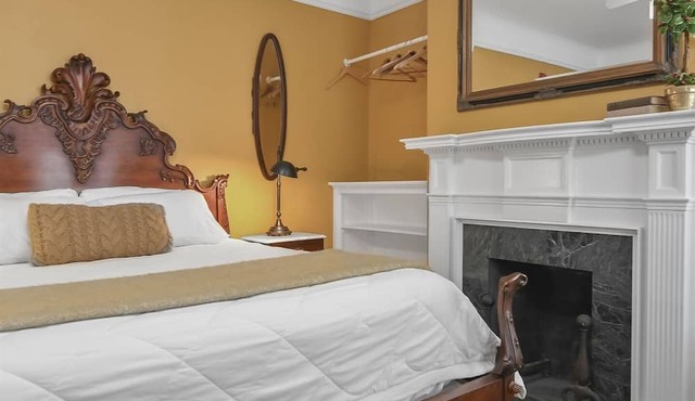 Pasfield House Historic Mansion: The George Suite