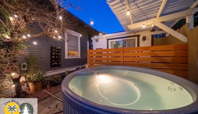 1 mile to Gaslamp—eScooters, Hot tub, Sauna