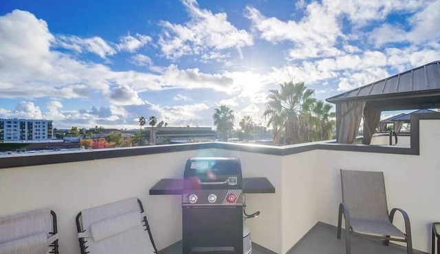 Modern Apt with Balcony Hot Tub, ADA Compliant