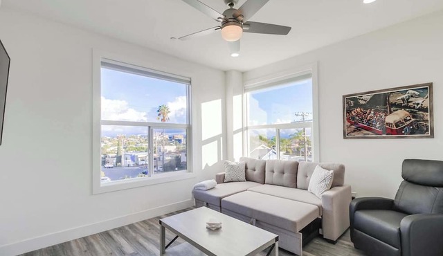 Park Blvd 304 | Contemporary | Brand New | Cozy