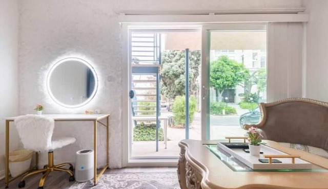 Bay Bliss: Luxurious Comfort with Stunning Views