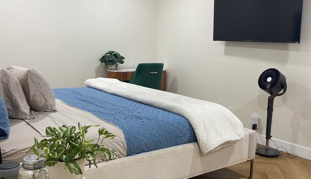 Modern Golden Triangle Condo Perfect for Extended & Corporate Stays