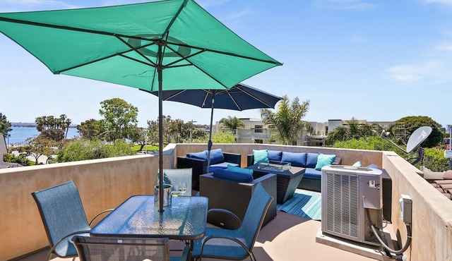 Beach Perfection | Private Spa, Rooftop Views, Outdoor Kitchen & Garage Parking
