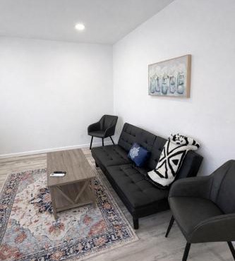 Stay in the Heart of Hillcrest!