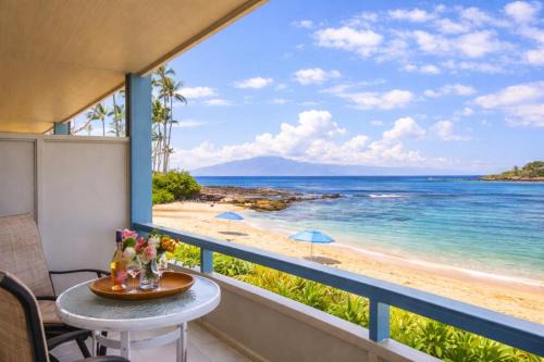 Napili Bay Oceanfront Studio Sleeps 2 Steps to Beach Complimentary Car with 6 Nights NAB-107 by KBM