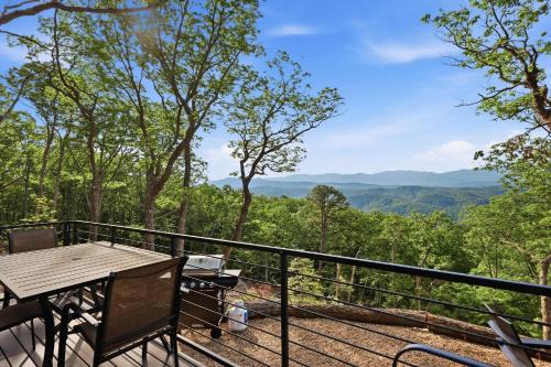 Tree House views of the Smoky Mountains Family